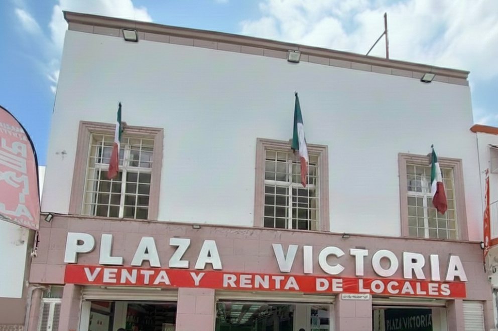 Fachada de Plaza Victoria en el centro de Ixmiquilpan
